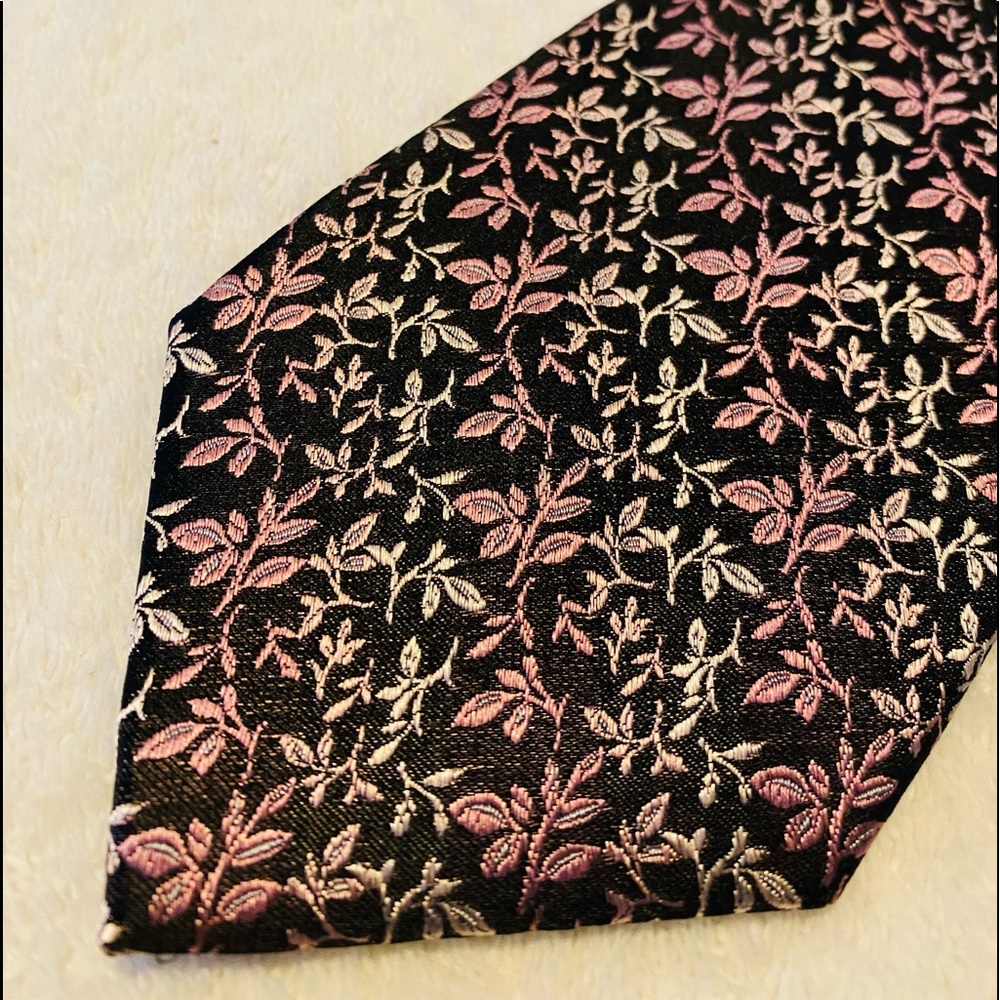 Brand New TreNdy Tie By PRONTO UOMO